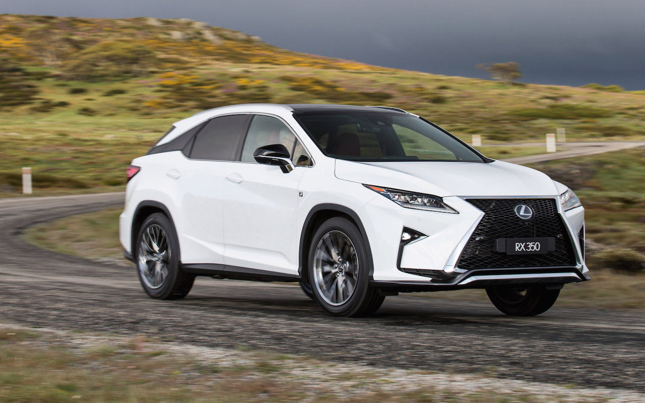 Comparison - Lexus RX 350 2016 - vs - Nissan X-Trail Ti 2017 | SUV Drive